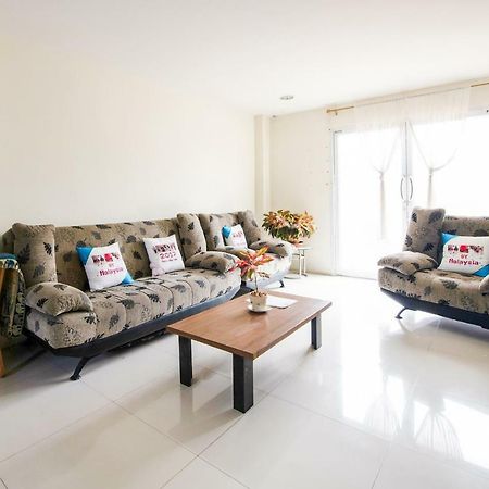 Oyo 306 Paradise Park Laemchabang Si Racha Exterior foto